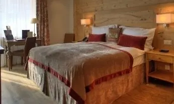 Le Petit Cervin Готель